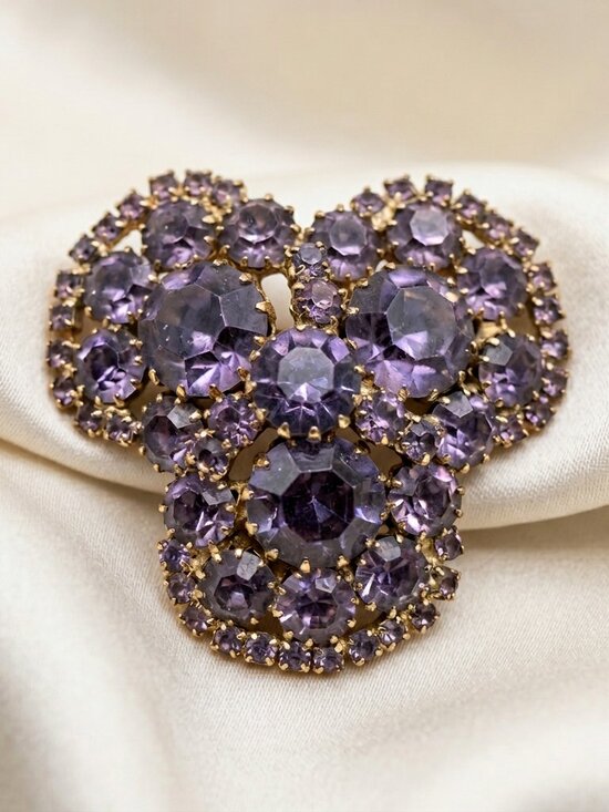 Jewelry - Vintage Purple Rhinestone Cluster Brooch Round Floral Gold Tone Pin